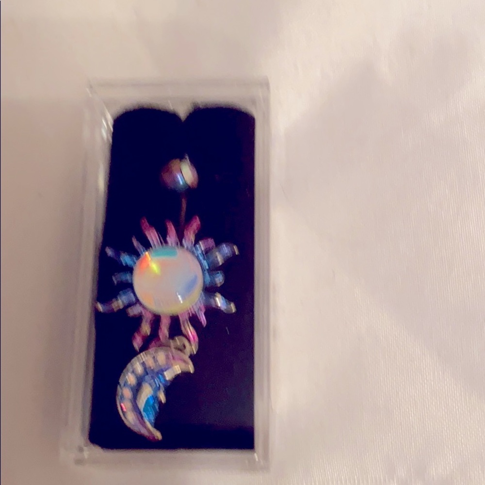 Belly ring ( new) never been worn